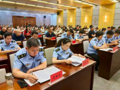 <b><b>一方面帮扶</b></b>