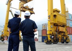 <b>特大洪涝灾祸过程中</b>